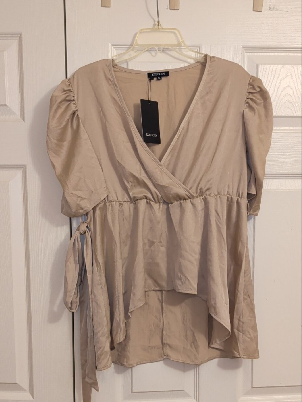 KOJOOIN Beige Hi Low Peplum Blouse with Puff Sleeves NWT